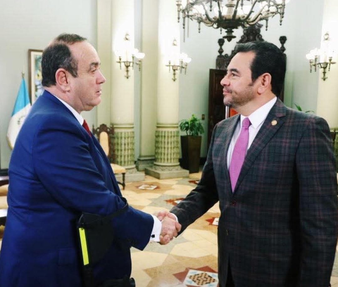 _SuperAlejo's tweet photo. Ahora que la DEA (Trump) anda detrás de narcos, a ver cuándo se lleva a este par de sanguijuelas... https://t.co/NgYH7pmU1w