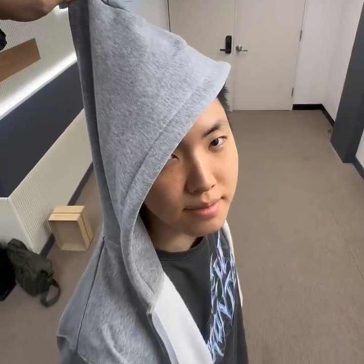 2souehct8's tweet image. they are feeling #joyful