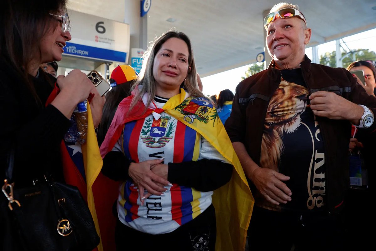 nobby_saitama's tweet image. 「アメリカのマドゥロ逮捕はどんな理屈を付けようが絶対に許されない」と顏真っ赤にして起こってる日本人が多い中、世界中のヴェネズエラ人がニコラス・マドゥロの逮捕を祝う。