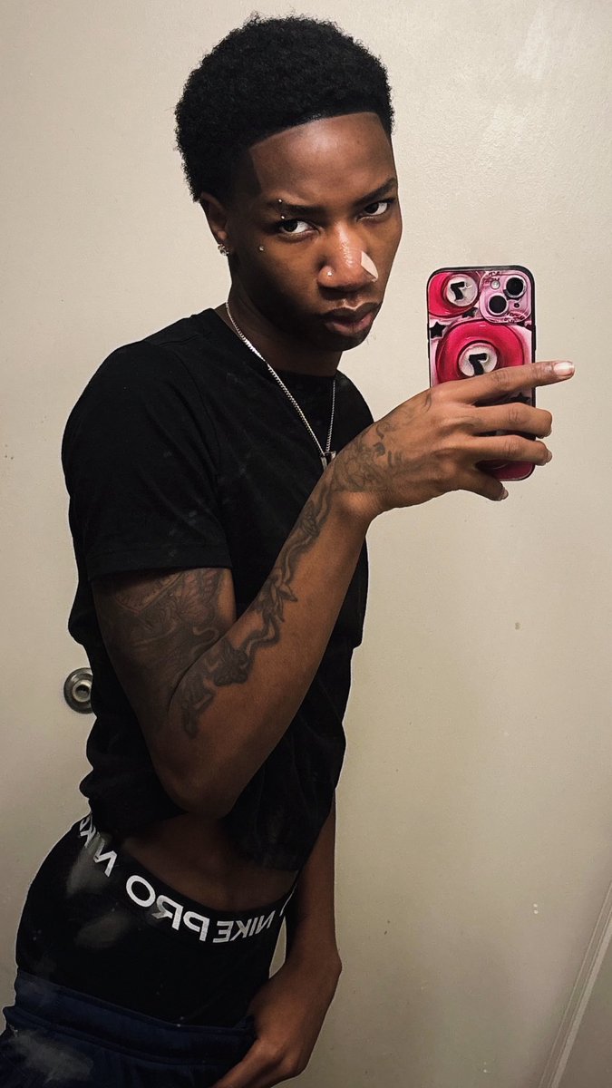 jayxho's tweet image. I need a boyfriend 🥺🥺