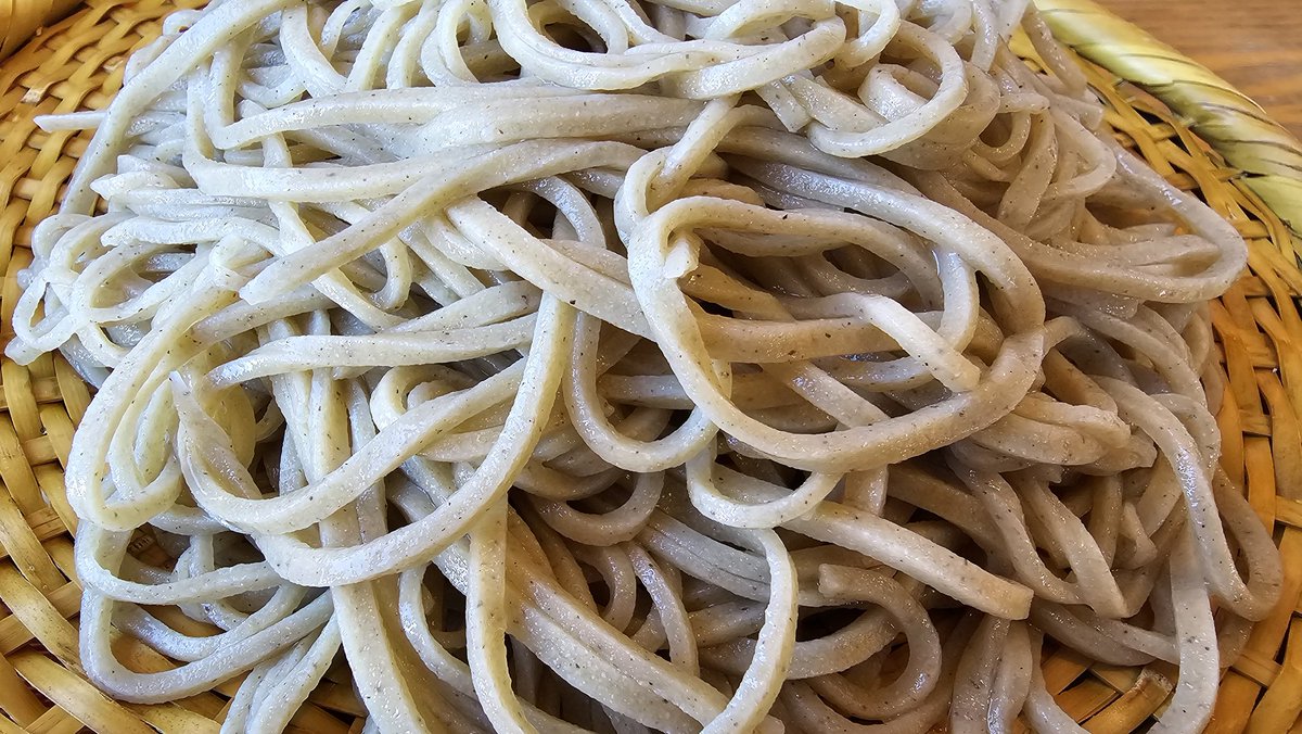 蕎麦初め、しました。

天気が良く志賀高原もくっきりです！