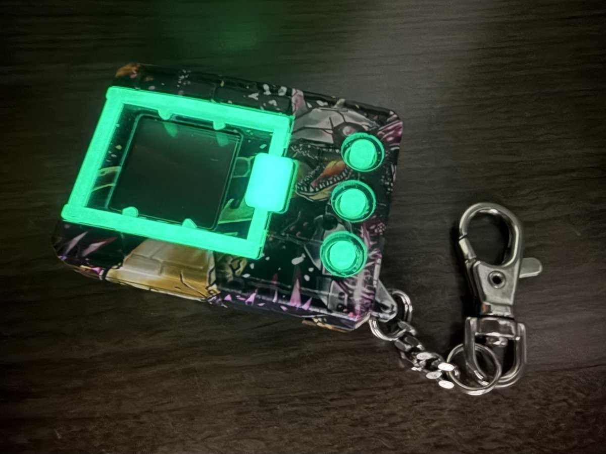various_rb1's tweet image. 換装、動作確認終わりました
ブルー蓄光はクローゼットに籠って撮影
#ゴジモン
#デジモン
#デジタルモンスター