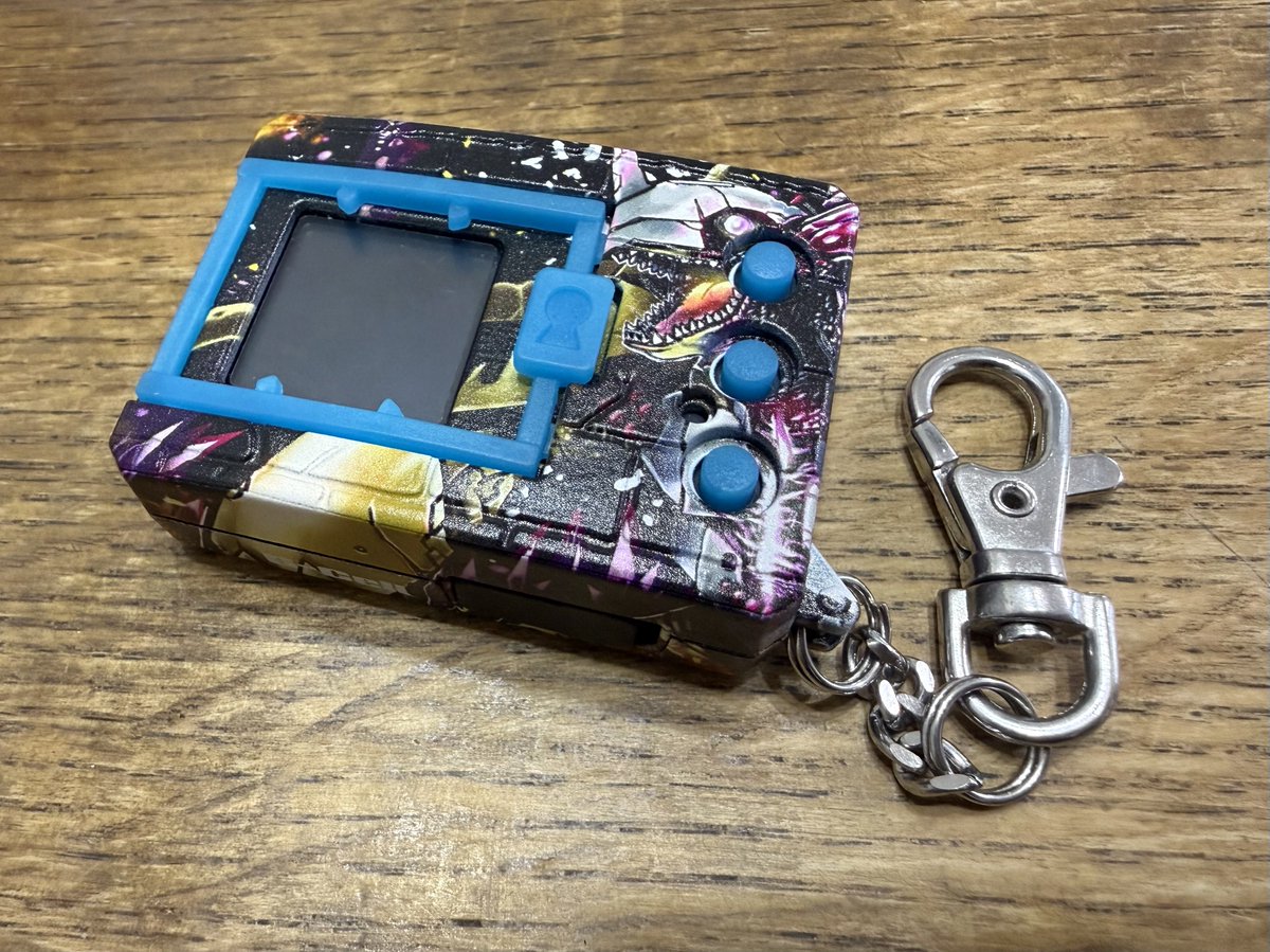 various_rb1's tweet image. 換装、動作確認終わりました
ブルー蓄光はクローゼットに籠って撮影
#ゴジモン
#デジモン
#デジタルモンスター