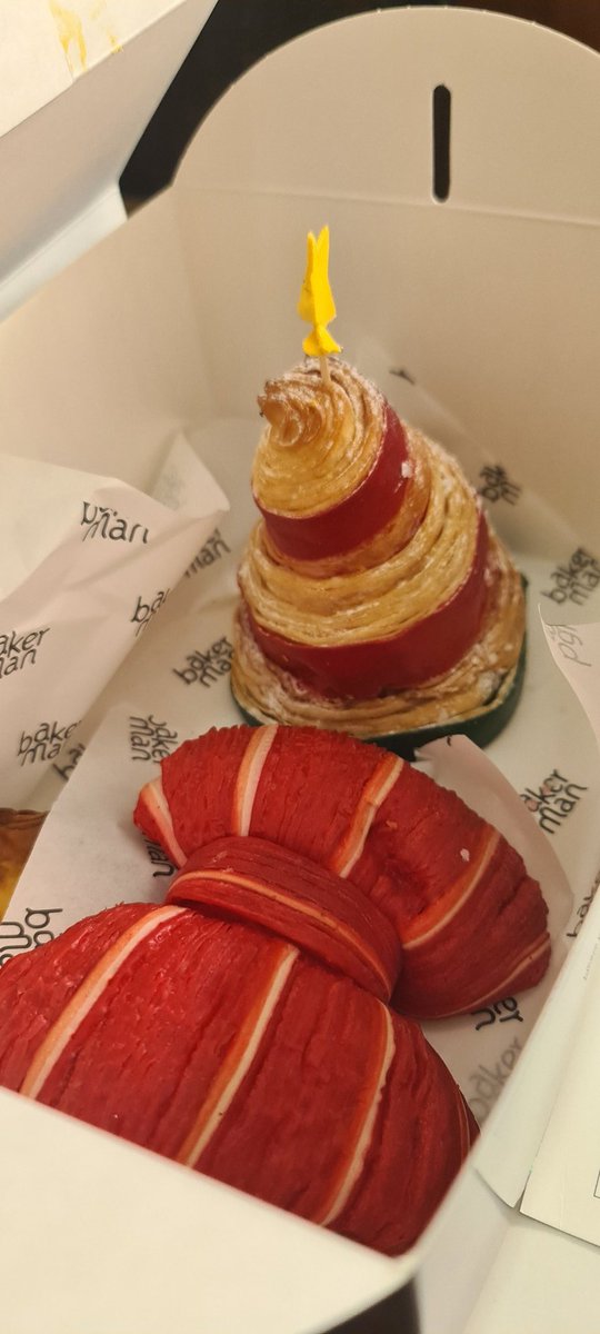 A Meery pistachio baker man christmassss... hope the taste is wonderfull too