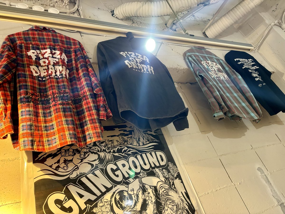 そして2000年代初旬に発売されたPIZZA OF DEATH x GAIN GROUND Tシャツ