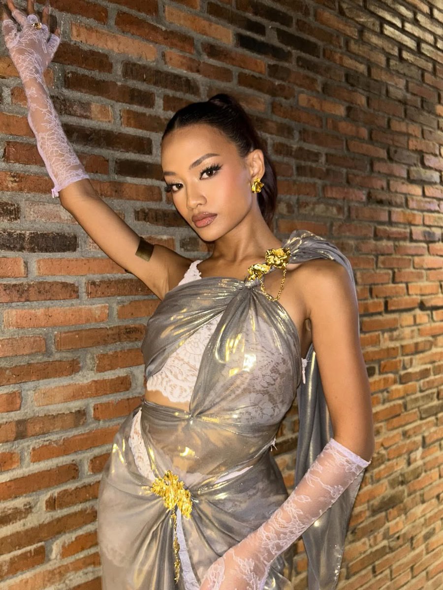 nonadaily_'s tweet image. Yeah… these outfits ATE✨
Big ups to the stylist!

📷cr; sylbenaza
#nona #nonawav