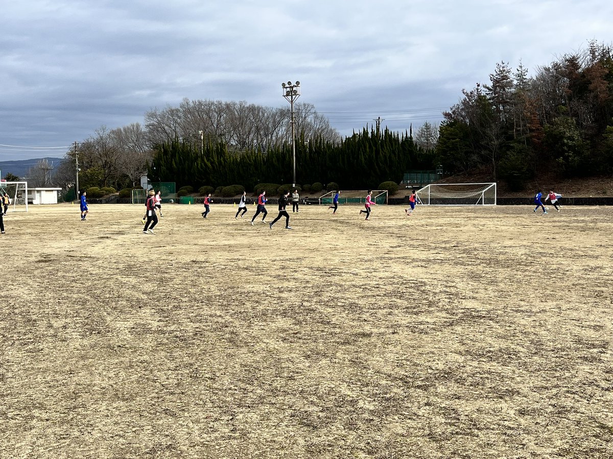 seto_tec_eng's tweet photo. 【初蹴り】

2026シーズンスタート！

毎年恒例の深川神社への参拝後、学校に戻ってOBたちと汗を流しました。

今年度も地域から応援されるチームであるよう頑張って活動していきます！

#瀬戸工科 #初蹴り #瀬戸市 #愛されるチーム #応援されるチームに #始動 https://t.co/XXJYwF4kZ4