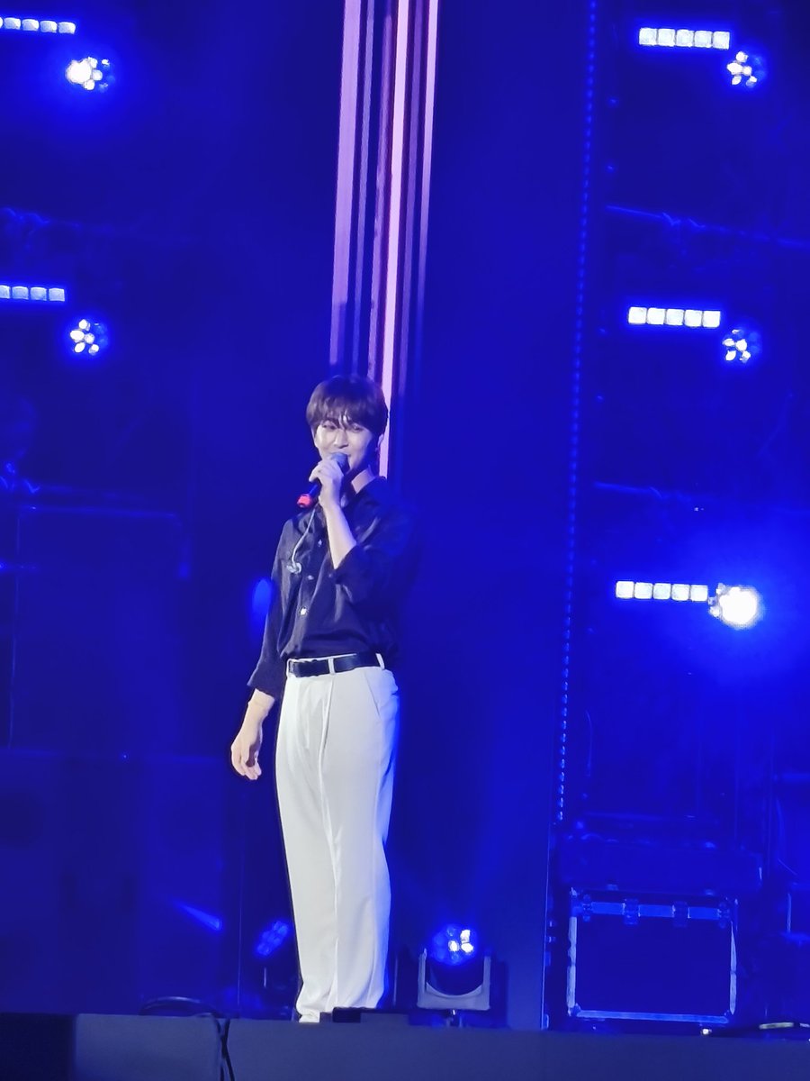 donghaewifeu21's tweet photo. #DSFNights  #OnewinDubai #ChunghaInDubai 🫶🏻💙💙💙 https://t.co/DH6WwKukkb