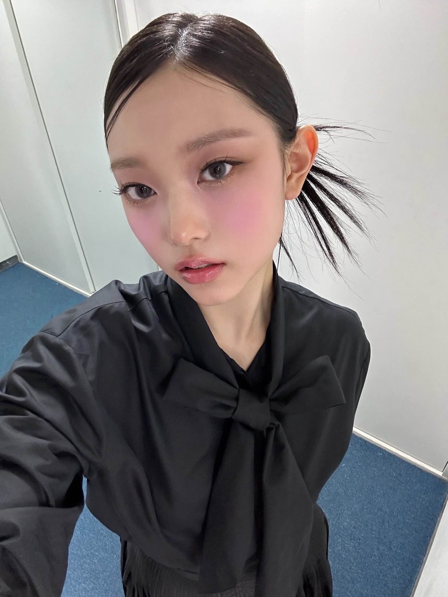 haerinofmoment's tweet photo. 240406 Phoning 

#해린 https://t.co/4Hxafi44a2