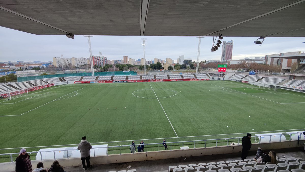 Tot a punt al partit màster al Municipal de L'Hospitalet <a href="/CELHospitalet/">CE L'Hospitalet</a> - <a href="/cfbadalonasad/">CF Badalona SAD Oficial</a> amb les veus d' <a href="/ericballe00/">Eric Ballester Navarro</a> <a href="/tongarbe/">Toni García Bernardo</a> i <a href="/orenes_delgado/">Juan Antonio Orenes</a>
📻 #89.1FM #MarcadorCat