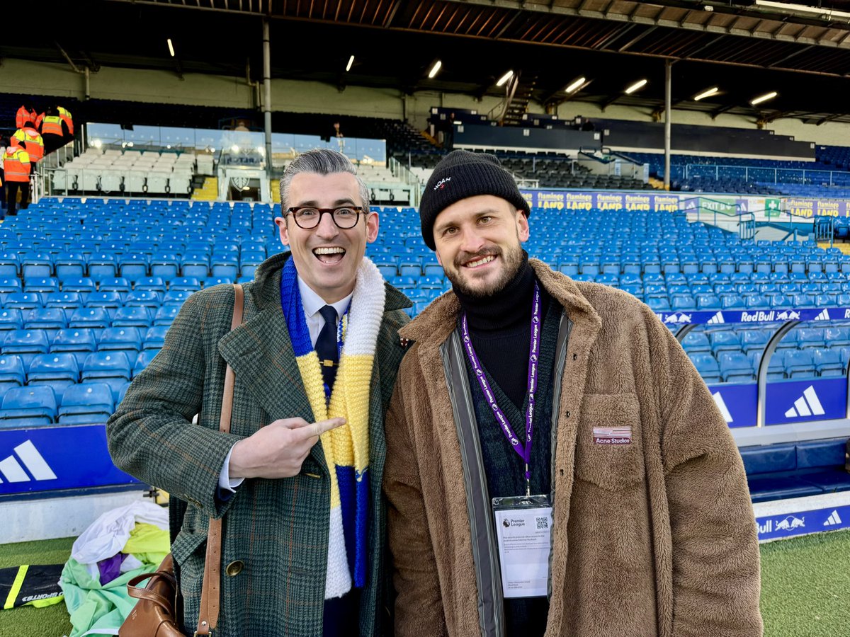 BenShires's tweet photo. Bumped into this guy at Elland Road and somehow we just Kliched… 

#MOT #LUFC #ALAW https://t.co/ETz1NqtarP