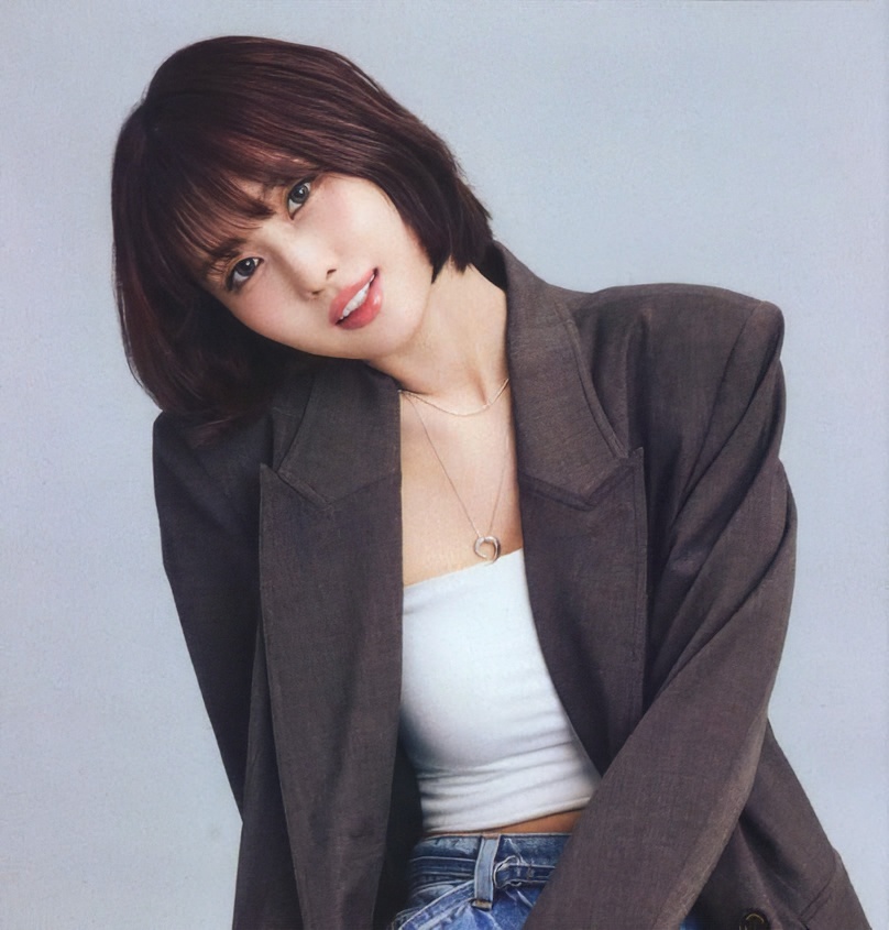 SCAN] TWICE JAPAN Season's Greetings 2026 'Captured Moments