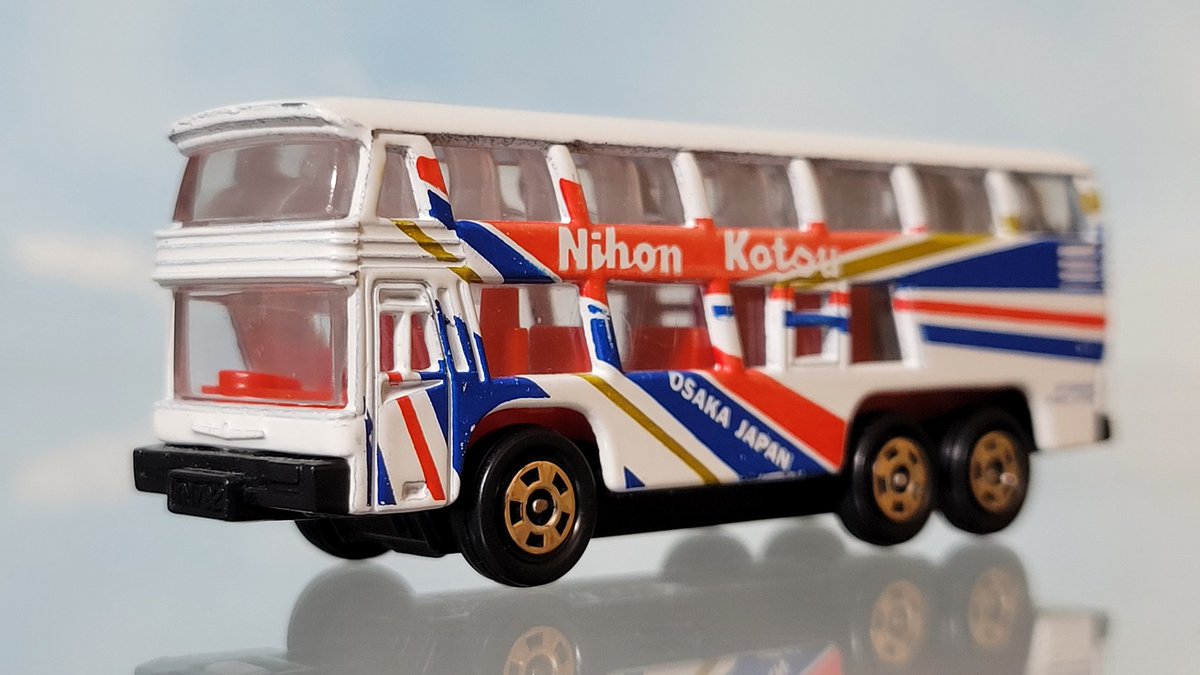 トミカ ネオプランスカイライナー 箱無しですが、安かったので買った