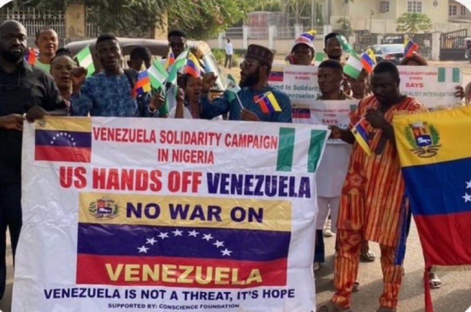 <a href="/GossipMillNaija/">Gossip Mill Nigeria</a> First frame shows Venezuelans are happy with Donald Trump arresting Nicolás Maduro, the illegitimate president. Frame two shows cows from Nigeria doing what they know how to do best. 😂😂😂😂 lunatics