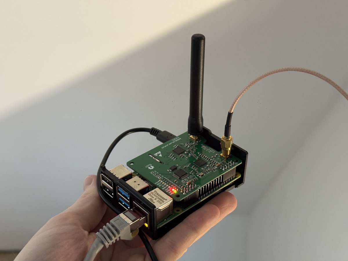 BoscoMac's tweet photo. Personal messages stop being sent after a while, only after a service restart or a Pi reboot. However, the other RIGS messages are always sent. I've seen in the log that the message is coming from DAPNET but isn't being sent. #DAPNET #POCSAG #PiStar https://t.co/zOLz8RTErx