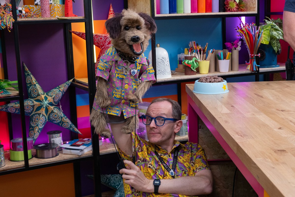 Phil_Gluvets's tweet photo. With @HackerTDog on Blue Peter!! https://t.co/3LeG0bO0DV