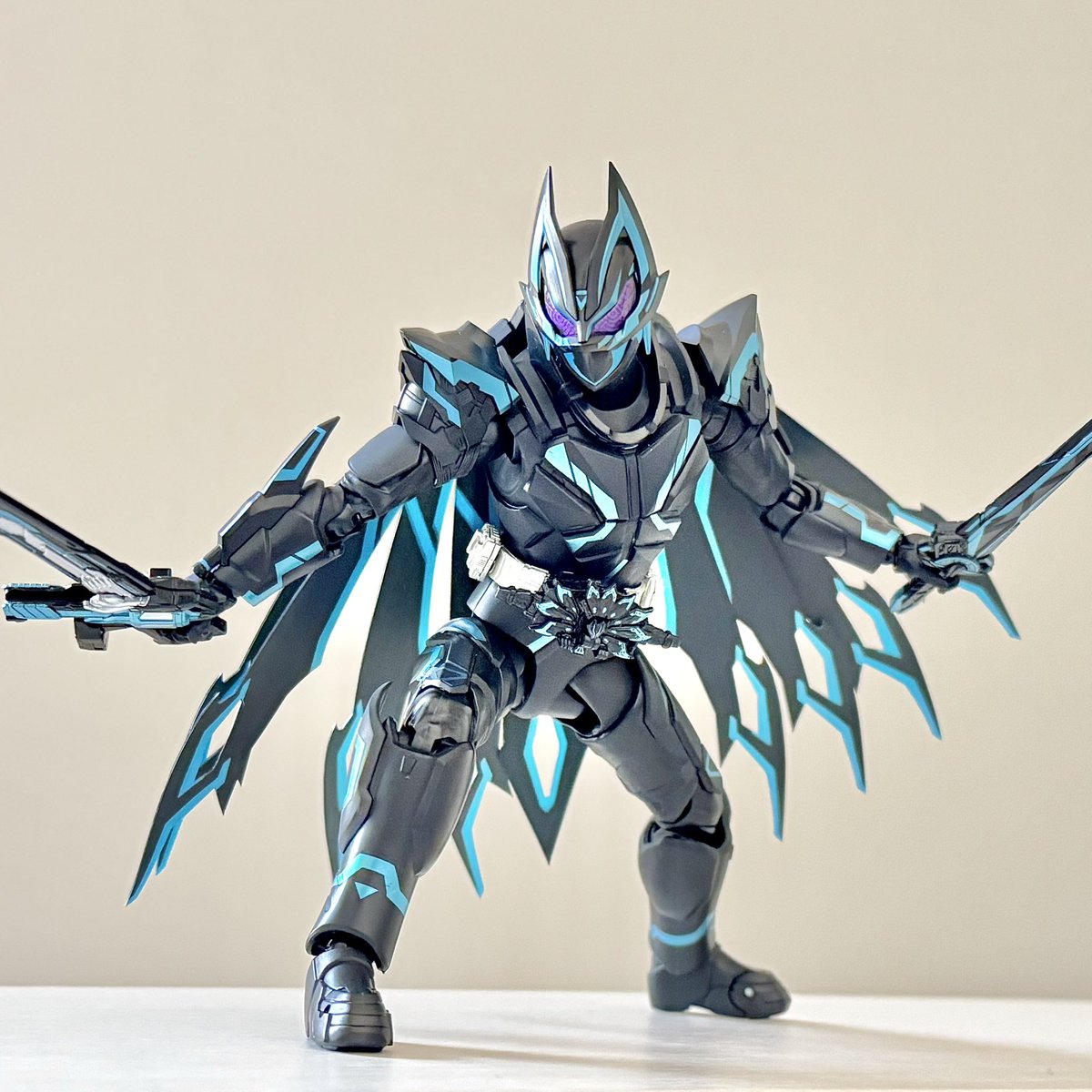 ドゥームズギーツ欲しいなって思った人間による
クロスギーツのポージング。