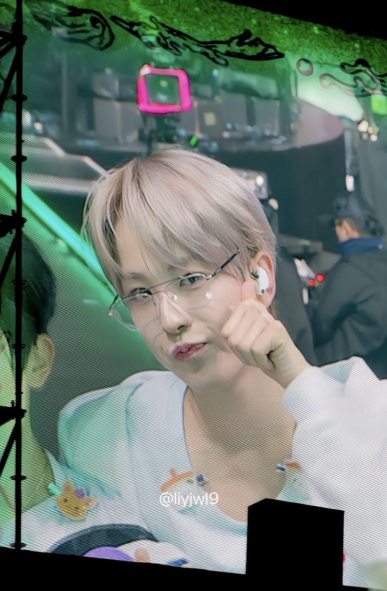 ilyjwl9's tweet image. 260104 INTO THE WISH 兵庫

ゆうしメガネなのやばぃが｡ﾟ(っ৹ т )ﾟ｡💕💕

#NCT #NCTWISH #유우시 #YUSHI #ユウシ