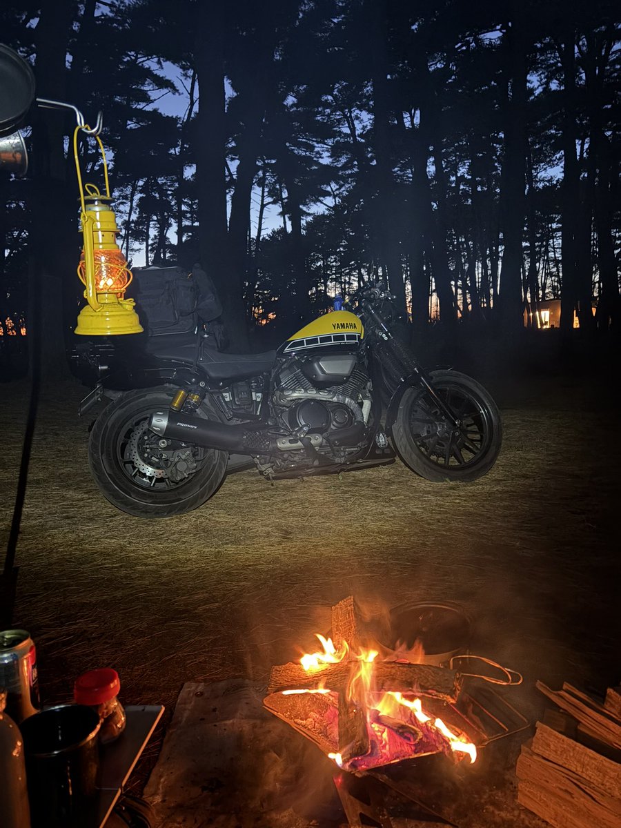 biroshing's tweet image. バイク眺めての焼肉最高！