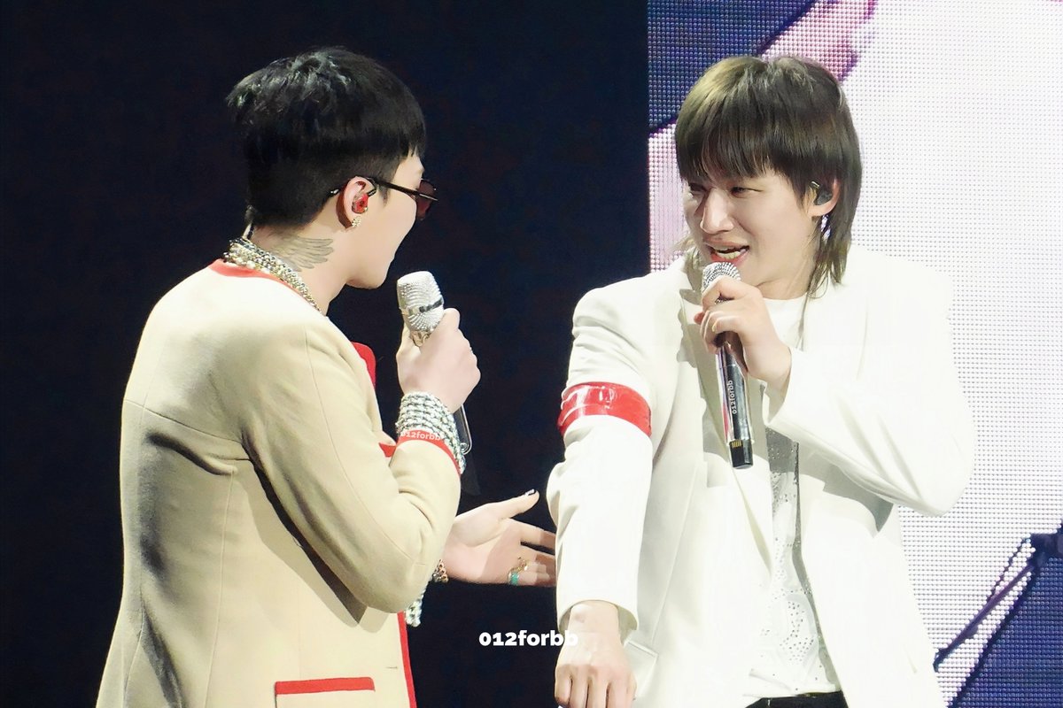 012forbb's tweet image. 260103 𝗗𝗔𝗘𝗦𝗨𝗡𝗚 𝗗'𝘀 𝗪𝗔𝗩𝗘 𝗘𝗡𝗖𝗢𝗥𝗘 𝗜𝗡 𝗦𝗘𝗢𝗨𝗟  DAY 3

빨간 테이프 ㅋㅋㅋ
@IBGDRGN @d_lable

#GDRAGON #GD #KWONJIYONG 
#지드래곤 #지디 #권지용 #ジヨン
#대성 #DAESUNG #DLITE #テソン