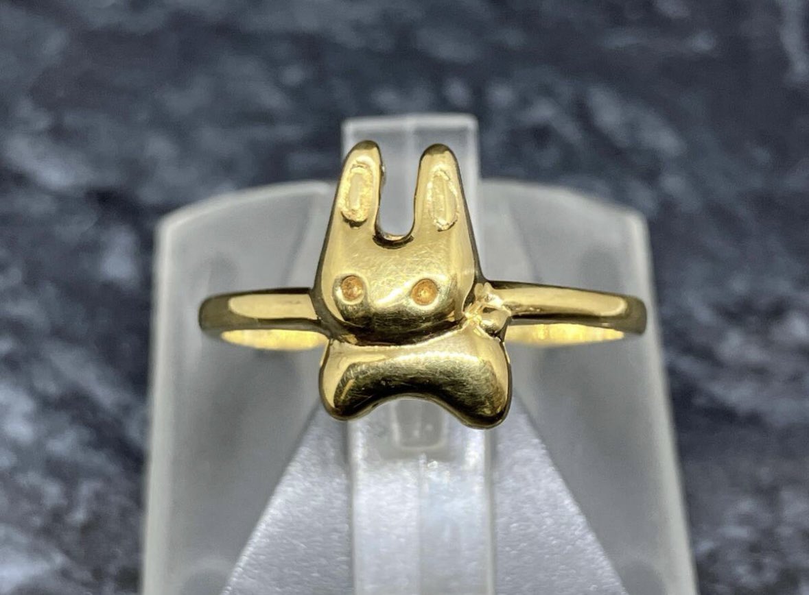 このブサカワなウサギちゃんリング💍 こうみえてK18なんだよね。 K18の