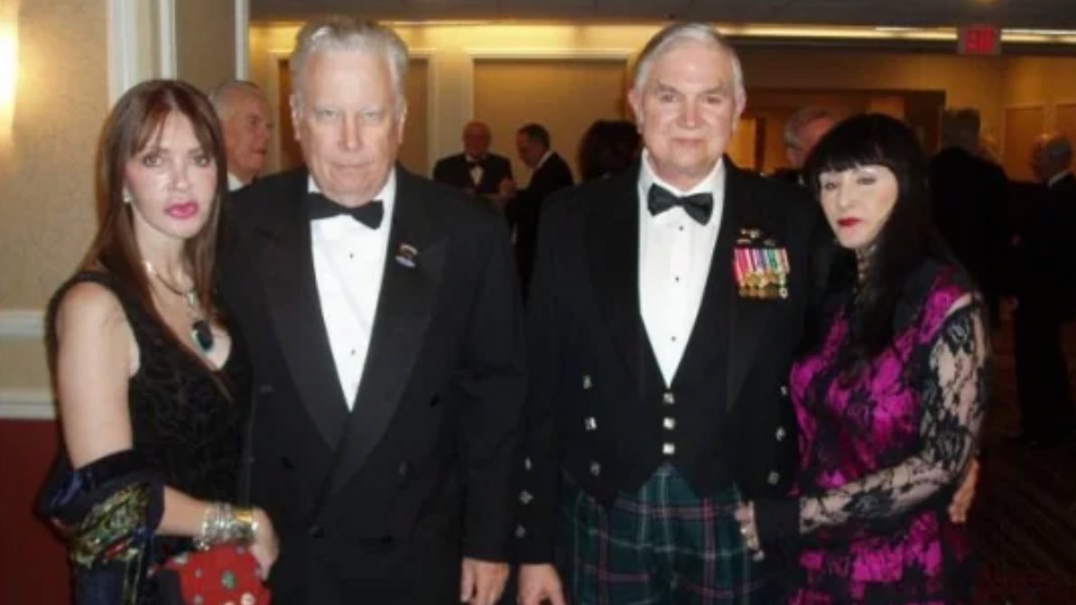 NickHintonn's tweet image. After being promoted by Oprah, the world famous medium and spiritual surgeon, John of God, was sentenced to 489 years in prison for running a baby farm and many other horrific crimes. So, why did John B. Alexander and his wife Victoria visit him? Why did they also visit Michael…