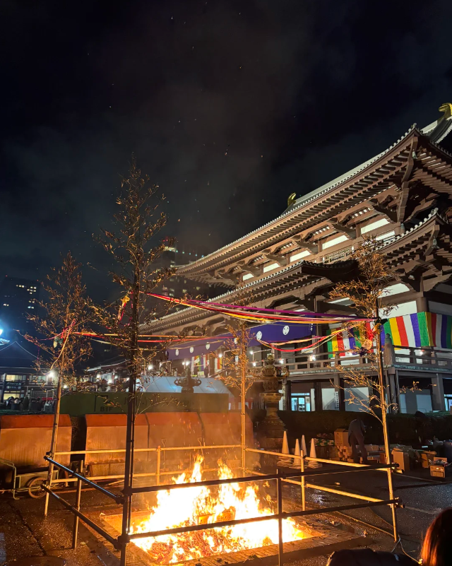 Lisa_19890224's tweet photo. 2026年の初詣
先日、初詣で撮った写真です〜📸✨
新年の東京タワー🗼の一枚目、初めての深夜の祈願、すごく面白かったです🤔
新しい年には、もっとガンプラを作れるように頑張りたいと思っています〜💪✨
#初詣 #2026年 #ガンダムガール #ガンダム女子 https://t.co/G8m6jupchA