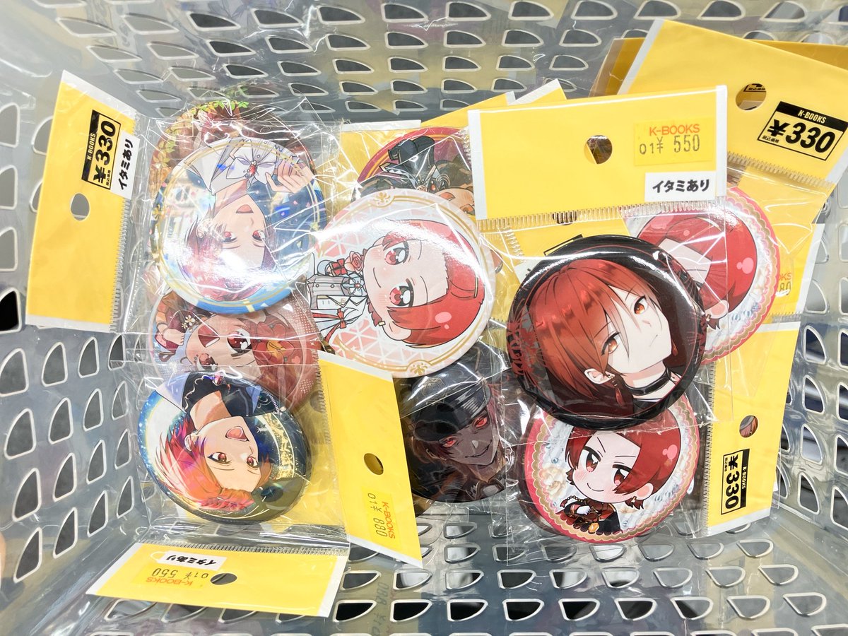 入荷情報】 いれいす 缶バッジ アクキー アクリルスタンド カード