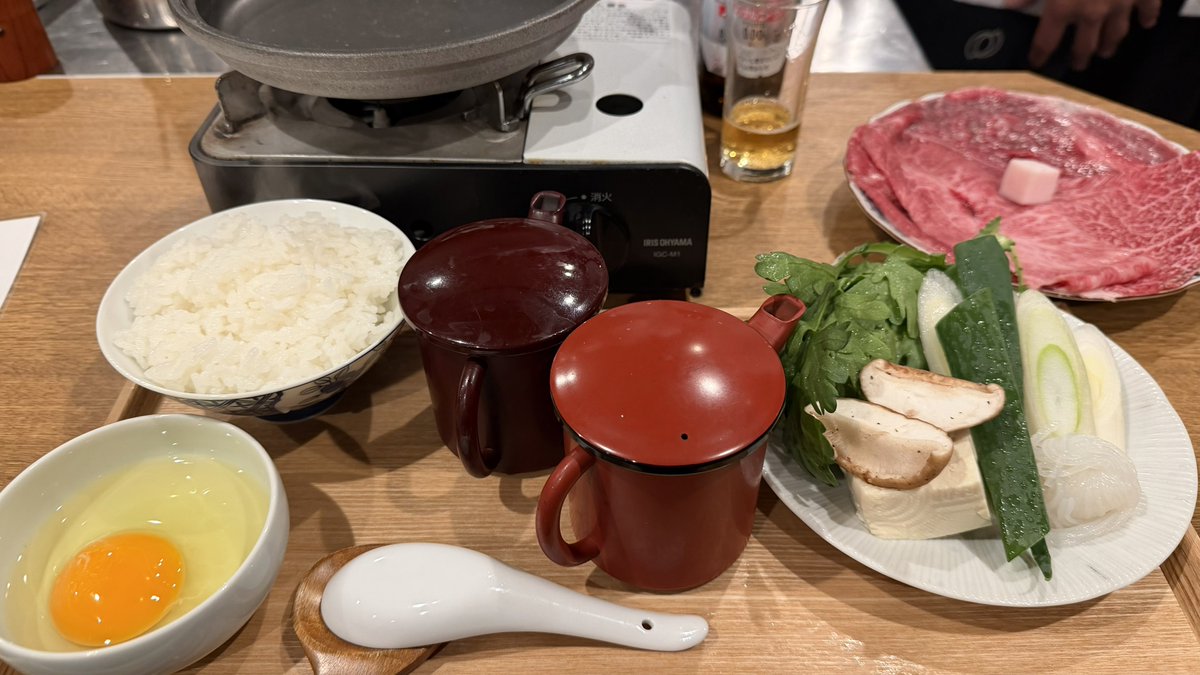 ore_meshi29's tweet photo. 三越前に復活したコスパ最強店、1,890円で黒毛和牛の1人すき焼きできるのマジ最高…無料の柚子大根も必食で近くにあれば鬼リピ。個人的に都内No.1コスパすき焼き！『日本橋いちり』 https://t.co/Iyq8nhPKw1