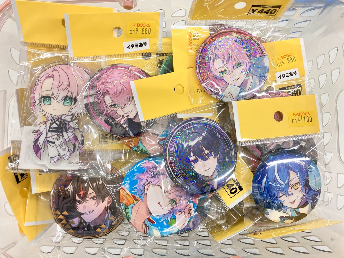 入荷情報】 クロノヴァ 缶バッジ アクリルキーホルダー アクスタ など