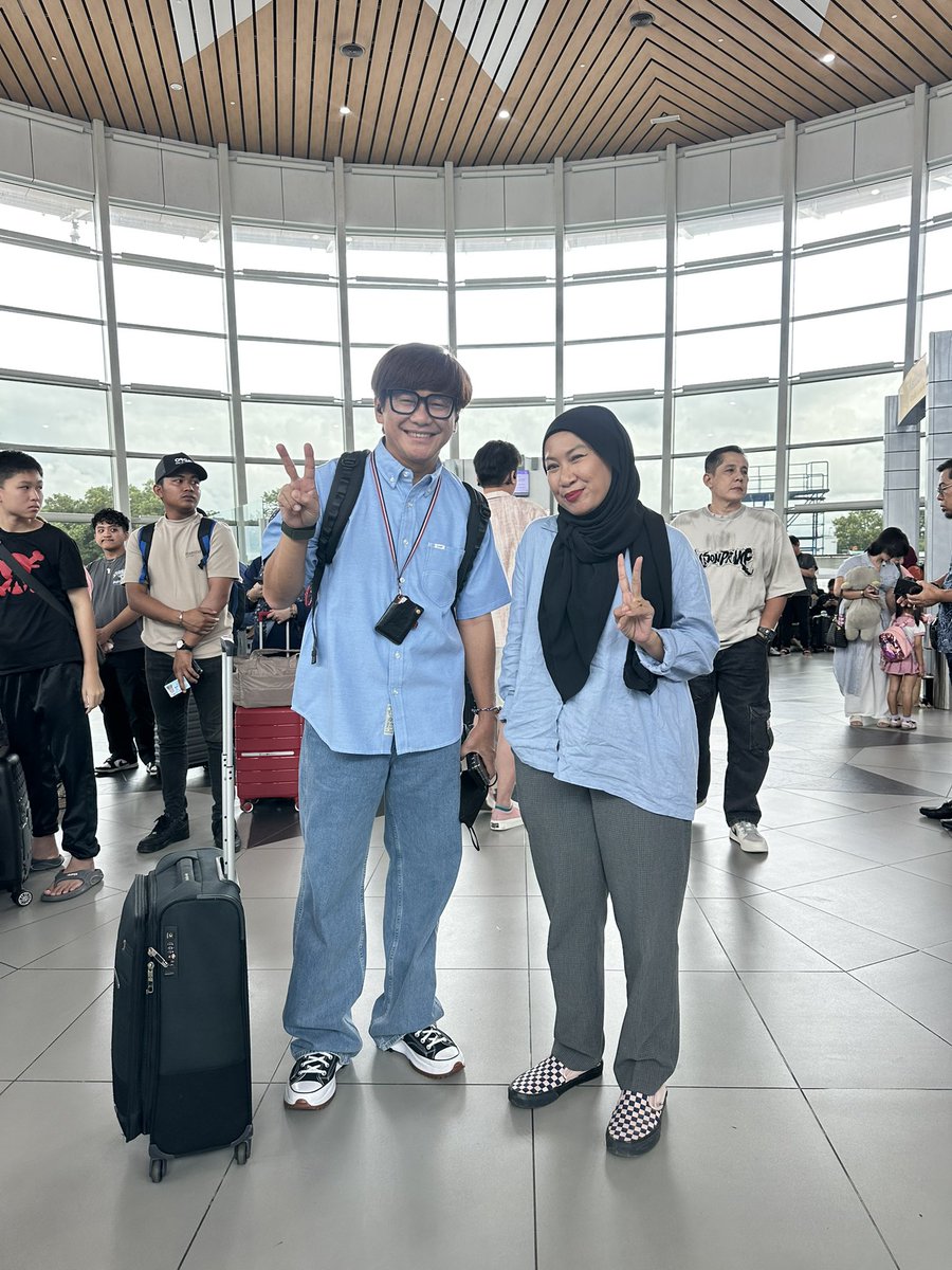 Tercouple shirt with YB Alias Sani.