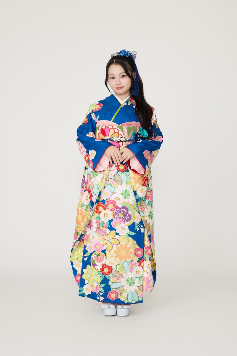 CANDY_TUNE_'s tweet image. 🌅🧧🎍 振袖 𝐂𝐀𝐍𝐃𝐘 𝐓𝐔𝐍𝐄 🎍🧧🌅

💙💙 桐原美月　@mizuki_ct0221 💙💙

°˖✿˚⋆ ┄┄┄┄ 💙 ┄┄┄┄ ⋆˚✿˖°

▼グッズ詳細はこちら
kawaiilab.asobisystem.com/news/detail/63…
販売期間：〜2026/1/4(日)23:59

#CANDYTUNE #きゃんちゅー