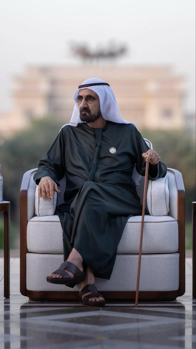 نحبك و نحب اللي يحبونك ..

إداري ناجح وبتفوق ..
مهندس عمرت وابدعت في مشروع العمر 
" دبي "
انت نموذج لحاكم يُدرس منهجه
الشكر لله على نعمة 
محمد بن راشد