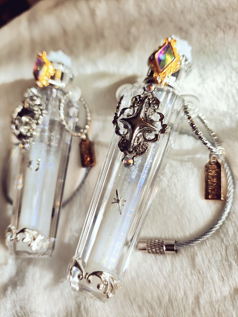 ハンズ博多店様で開催の #まいにち魔法 まであと僅か…！
今回は人気の【夢魔のマジックポーション】に新色のホワイトがお目見えです🤍
微細な輝きが画像になかなか写らず…！💦
ぜひハンズ博多店様で実物をご覧下さい✨