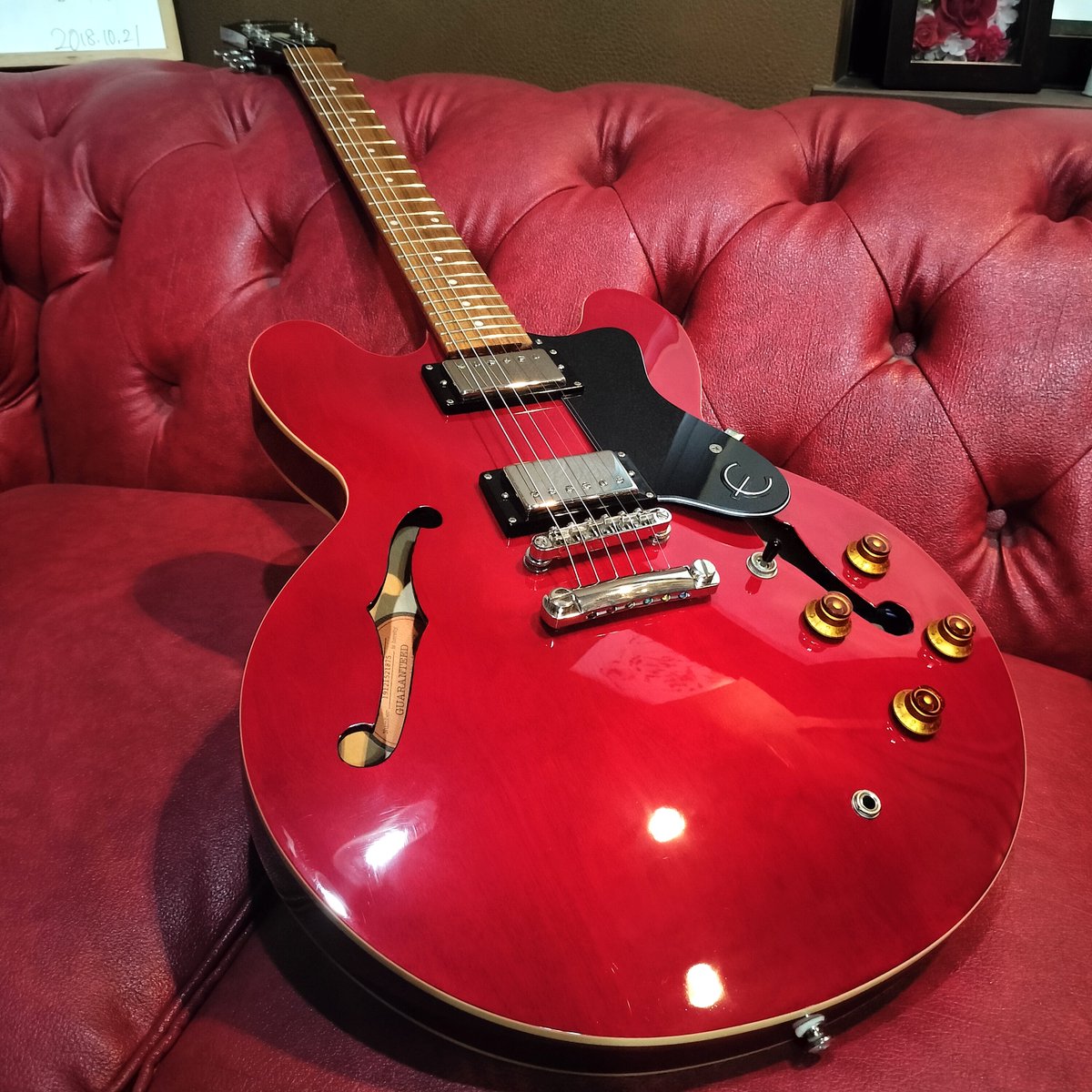 Epiphone DOT CH ￥39,800 消耗や使用感はそこまで感じられず、 ネック