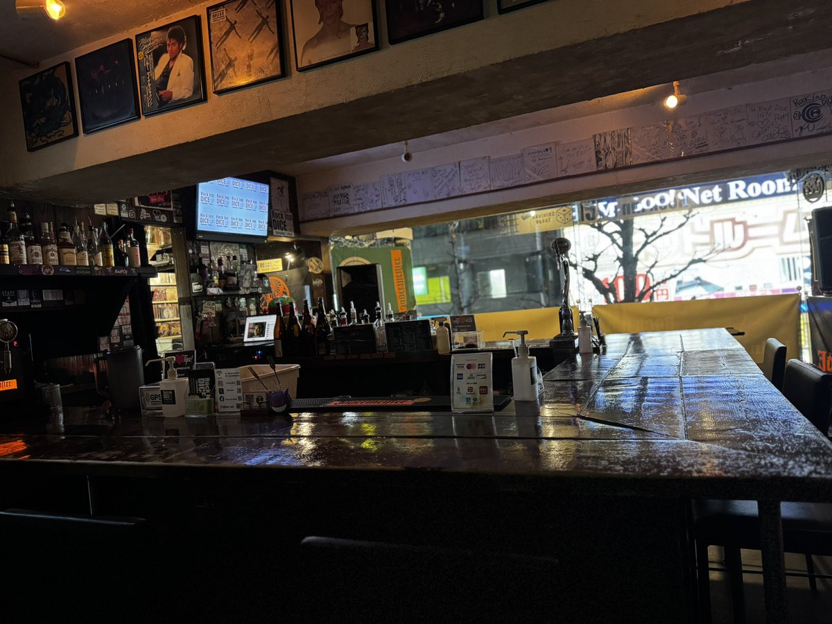 DiceInn's tweet image. 日曜日DICE！！！
19時おーぷんでっす！！

本日全員で大掃除してピカピカです！

本年もよろしくお願い致します！！

RIU&amp;amp;やんぐでお待ちしております★