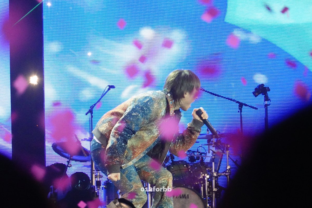 012forbb's tweet image. 260102 𝗗𝗔𝗘𝗦𝗨𝗡𝗚 𝗗'𝘀 𝗪𝗔𝗩𝗘 𝗘𝗡𝗖𝗢𝗥𝗘 𝗜𝗡 𝗦𝗘𝗢𝗨𝗟  DAY 3

꽃 남 👼
@d_lable 

#대성 #DAESUNG #DLITE #テソン