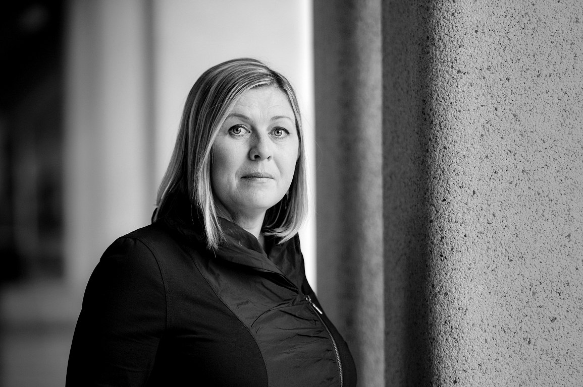 Mūžībā devusies rakstniece Nora Ikstena (15.10.1969 – 04.01.2026).
kroders.lv/jaunumi/6427

Pēc autores darbu motīviem tapušas tādas izrādes kā “Amour Fou” un "Regīna" Dailes teātrī, “Amariļļi” Latvijas Nacionālajā teātrī, "Mātes piens" M. Čehova Rīgas Krievu teātrī u.c.