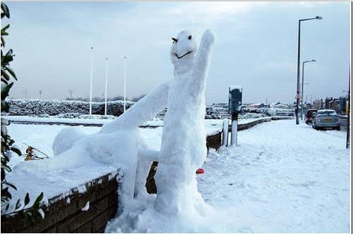 2 sneeuwpoppen ☃️☃️gemaakt, helaas was er 1 omgevallen.
#sneeuw