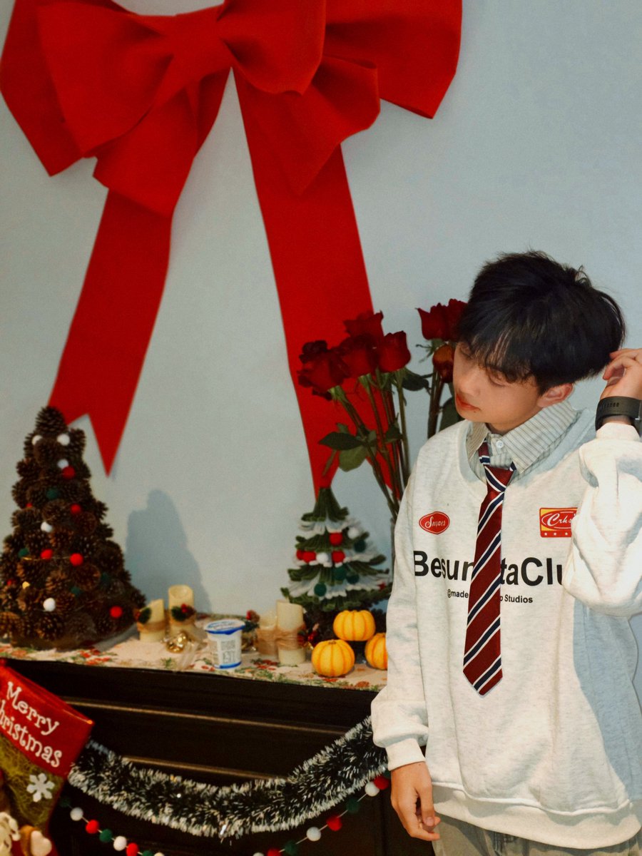 ZhaoJ85270's tweet photo. 🎄 Christmas 🎄🎁 https://t.co/uoTUNzab8f