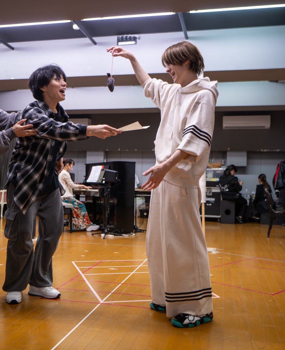 aj_figaro2026's tweet photo. 「#楽劇フィガロ」
Cast Massage⑥✏
￣V￣￣￣￣￣￣￣
開幕直前！
稽古を通しての印象や本作の見どころについて教えてくださいました！

ドン・バジリオ役：#柴原直樹 さん

📅2026年1月8日～18日
📍東京芸術劇場シアターウエスト
🔻チケット好評発売中！🎫
https://t.co/bXLTTkX4Cf https://t.co/klbV8eb5Sz