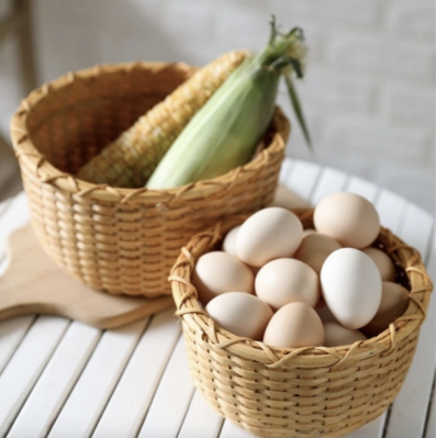 jinxiang567's tweet image. Look at our gorgeous handcrafted baskets! ???? 
(shoutout to our skilled artisan hard at work!) – ideal for sprucing up your space or storing small treasures.
Whatsapp:+86 183 1570 2165
basketgem.com
#HandwovenBasket #DecorativeBasket #HandmadeStorage #ArtisanalBaskets