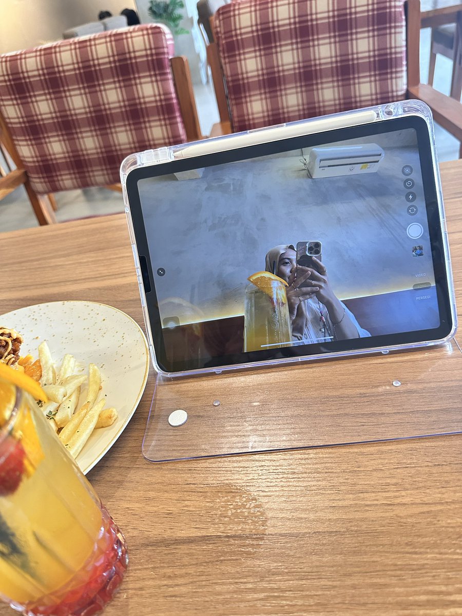 elsndpd's tweet image. Sendiri aeee