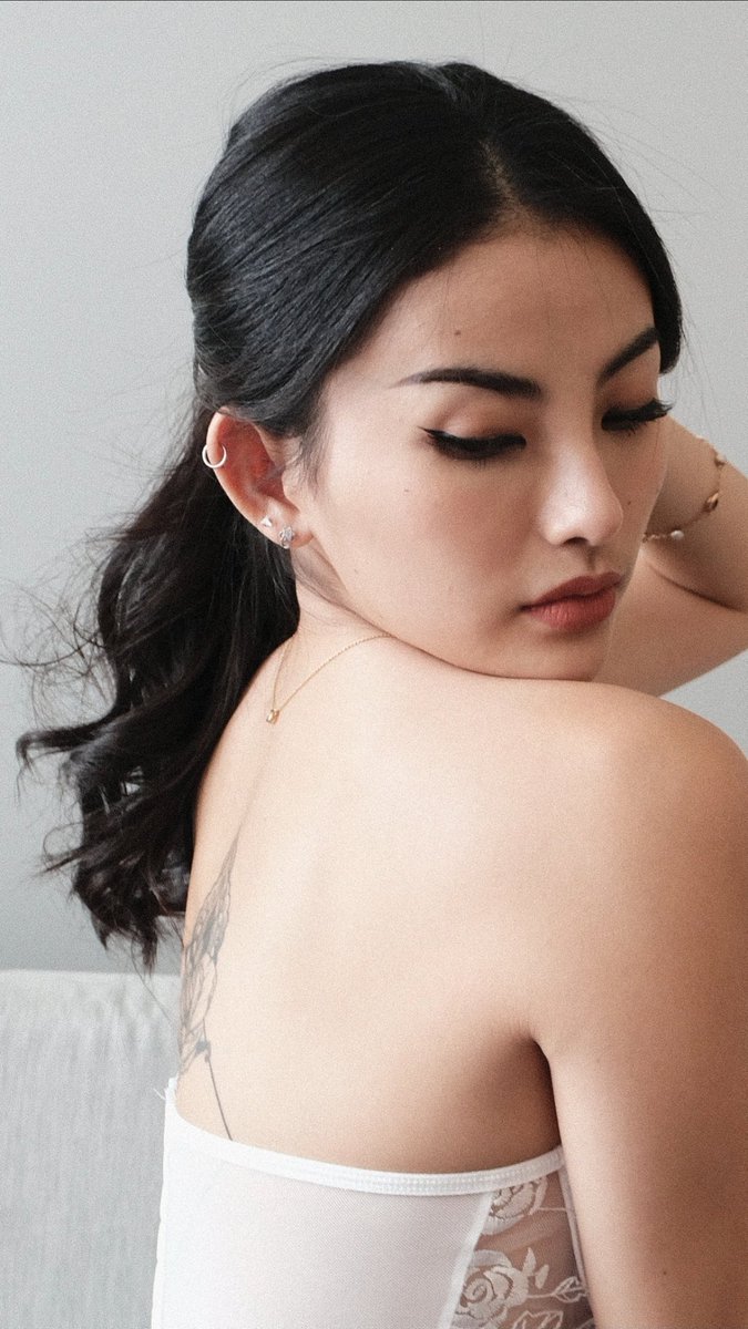 NFTony555's tweet photo. lrnsiakke / laurensia ineke
DM me for more pics of her https://t.co/tQmX28damG