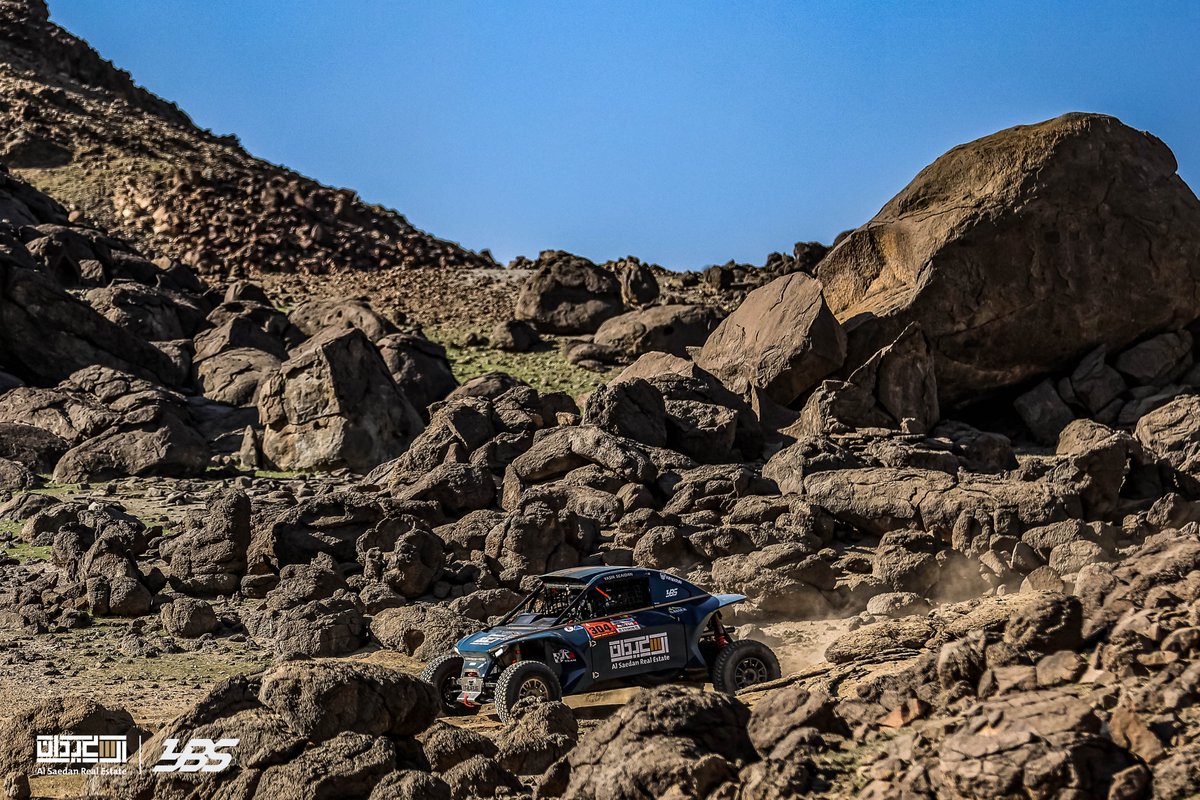 AlSaedanCompany's tweet image. من أرض الوطن، حيث تتنوّع التضاريس وتتجلّى روعة المشهد، يحضر البطل العالمي السعودي ياسر بن سعيدان @yasir_saidan في رالي #Dakar2026 على مسارات تعكس جمال المملكة واتساعها.

شركة آل سعيدان للعقارات تفخر بأن تكون الراعي الرئيسي للبطل في البطولة.

ومع انطلاق المرحلة الاستعراضية تتمنى…