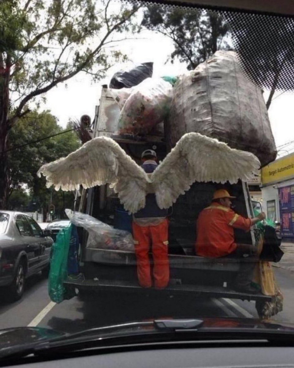 txtdarigajelas's tweet image. malaikat penjaga kebersihan