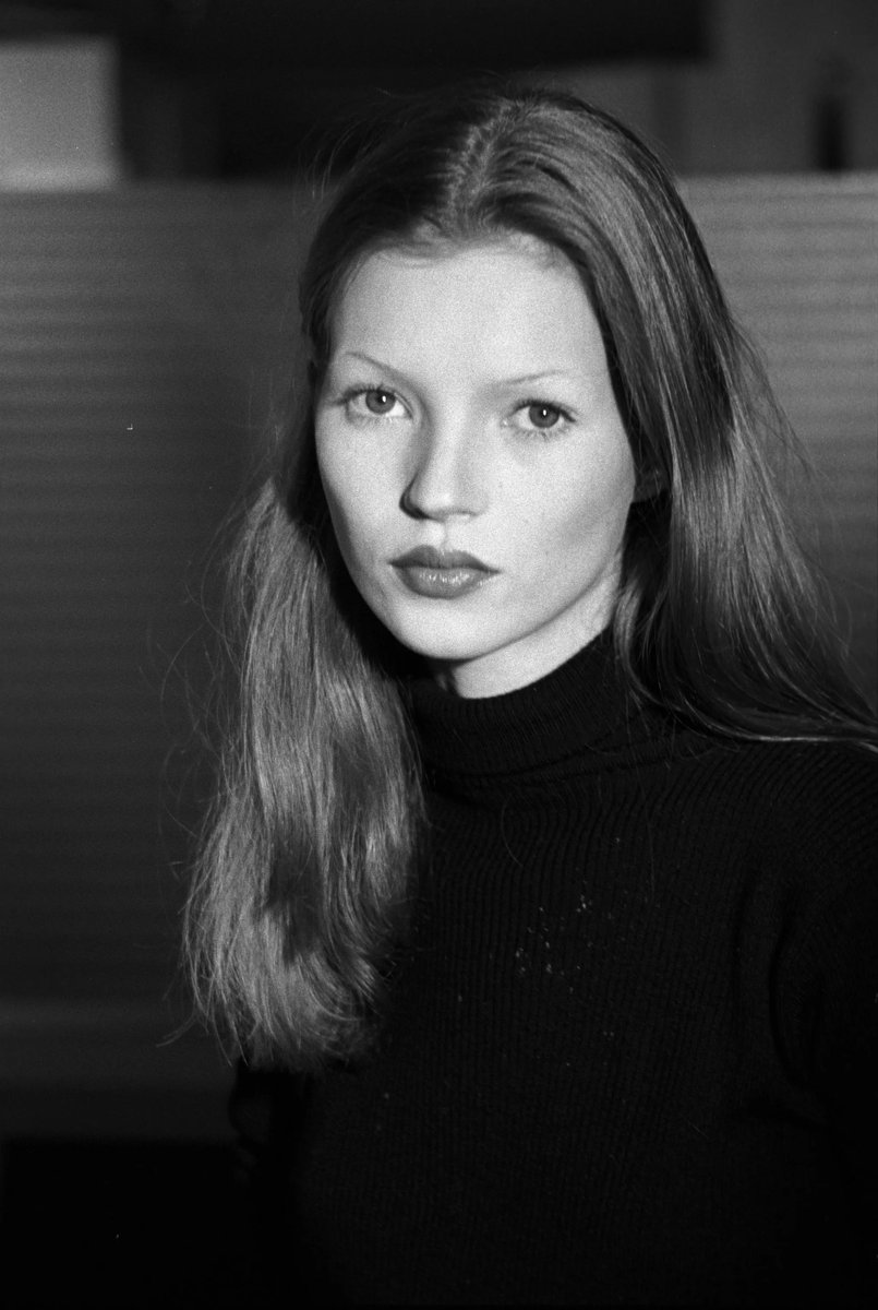 voguejp's tweet image. 18歳のデビュー以来、最前線で活躍し続けているケイト・モス。駆け出しのころを捉えた、26枚の貴重なバックステージ写真を振り返る。
voguejapan.visitlink.me/_N1RDK