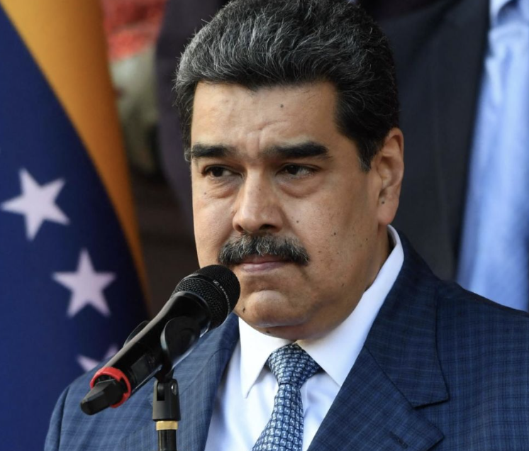coinbureau's tweet photo. 🚨INSIDER BETS EXPOSED ON POLYMARKET

LookOnChain flagged 3 Polymarket wallets that bet on Nicolás Maduro being out of office just hours before his arrest, netting $630,484 profit.

The pre-funded wallets focused solely on Maduro topics, raising insider trading concerns.
