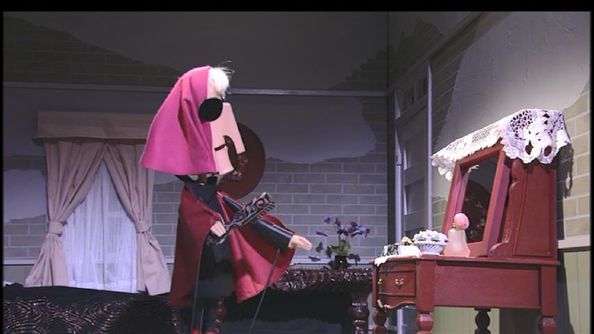 ビートルズに陶酔し、1971年からは自らビートルズ楽曲を日本語歌詞で歌うレコードを発表。各地で公演も行った。
1996年のリメイク版でも魔女リカを再演。更にパワフルなった彼女を演じ、更に表現力が磨かれた歌も披露した。