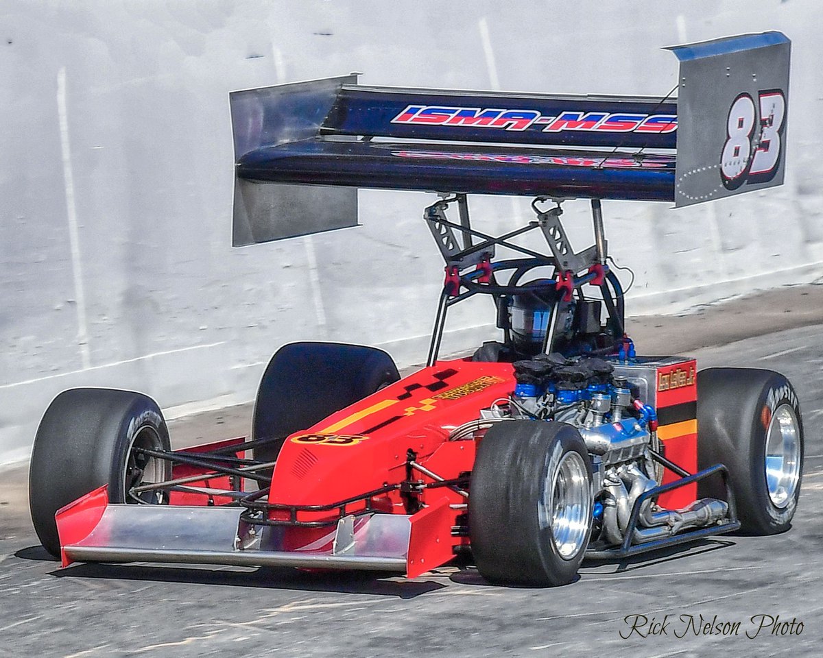OswegoSpeedway's tweet image. 𝗪𝗜𝗡𝗚𝗘𝗗 𝗪𝗘𝗗𝗡𝗘𝗦𝗗𝗔𝗬 – Former feature winner Lou LeVea Jr. competed in every tail wing and top wing event at the Speedway in 2025, wheeling the WFO Motorsports No. 83.

#WingedWednesday | #SteelPalace | #Supermodifieds | #ISMAMSSupers 

📸 Rick Nelson